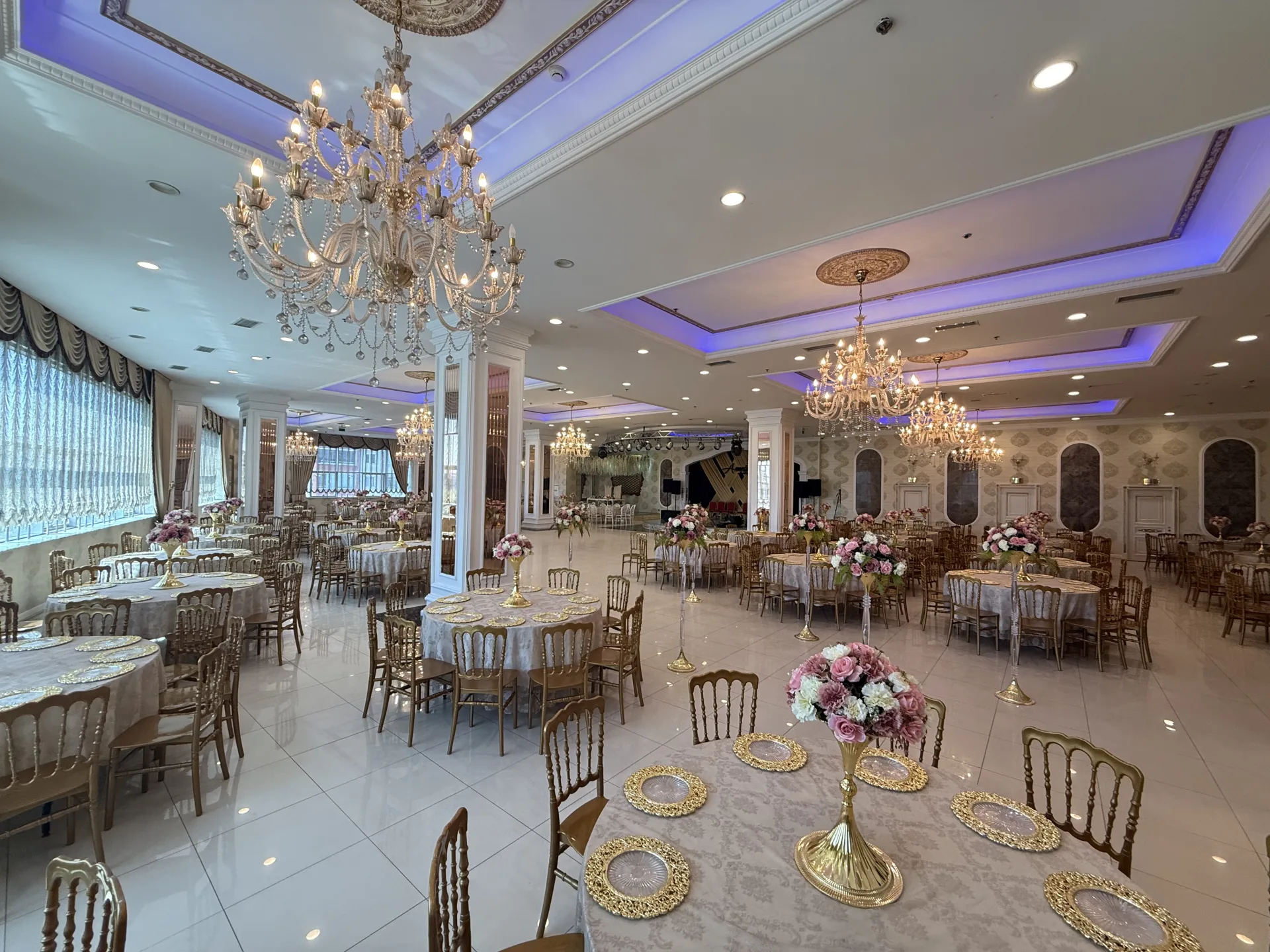 Pırlanta Salon iç mekan görünümü