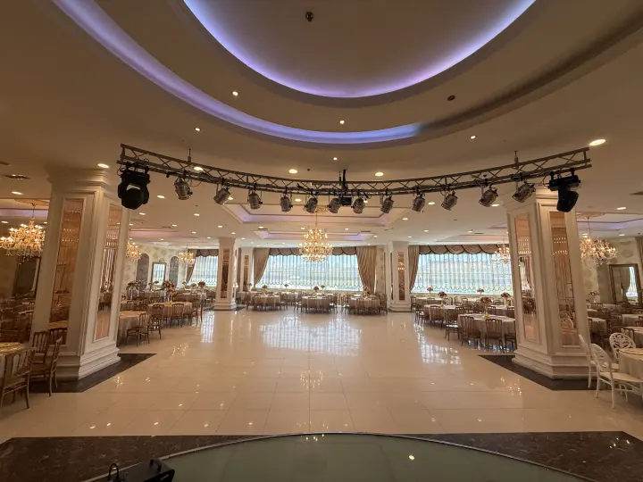 Pırlanta Salon iç mekan görünümü