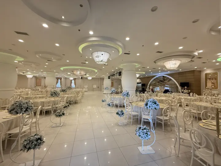 Zümrüt Salon iç mekan görünümü