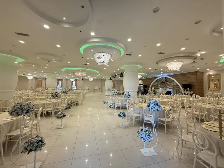 Zümrüt Salon iç mekan görünümü