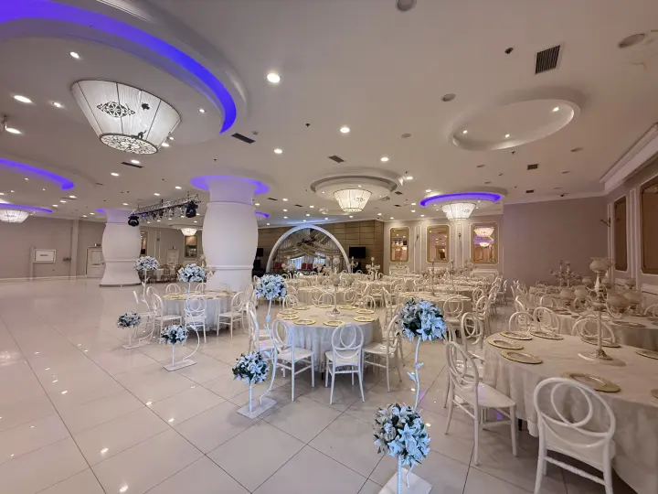 Zümrüt Salon iç mekan görünümü