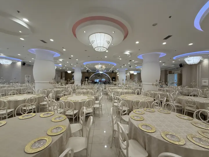 Zümrüt Salon iç mekan görünümü