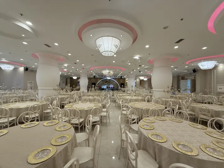 Zümrüt Salon iç mekan görünümü