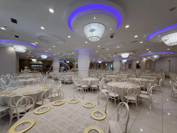 Zümrüt Salon iç mekan görünümü