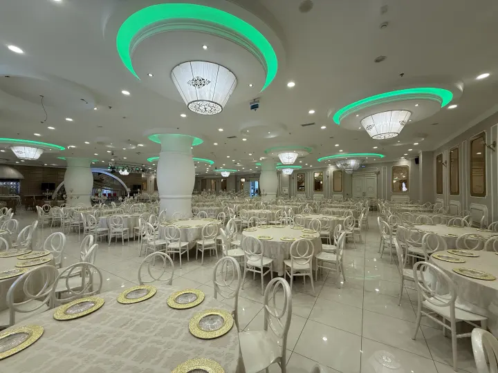 Zümrüt Salon iç mekan görünümü