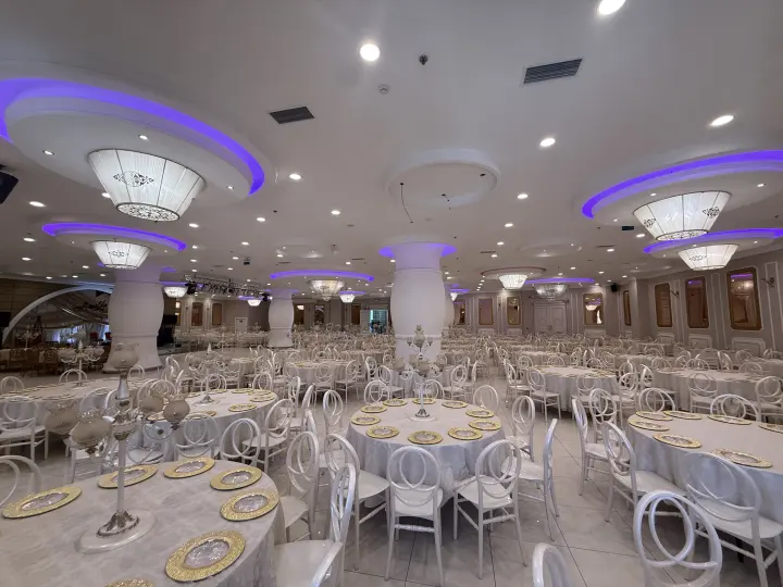 Zümrüt Salon iç mekan görünümü