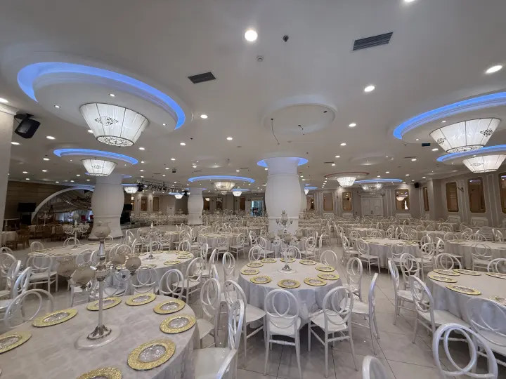 Zümrüt Salon iç mekan görünümü