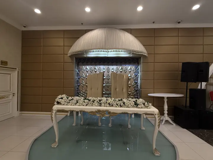 Zümrüt Salon iç mekan görünümü