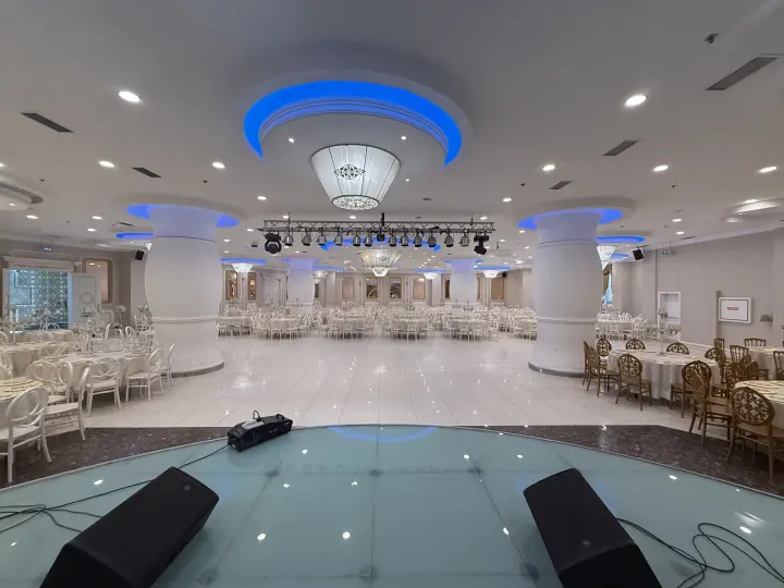 Zümrüt Salon iç mekan görünümü
