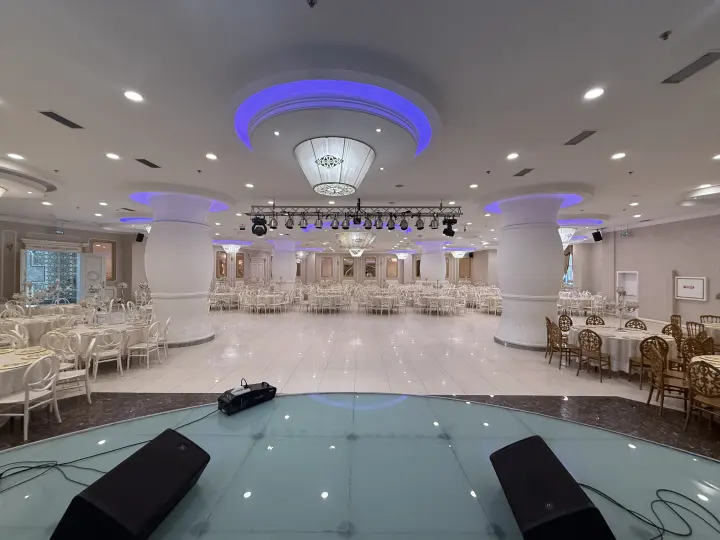 Zümrüt Salon iç mekan görünümü