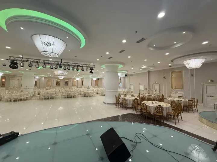 Zümrüt Salon iç mekan görünümü