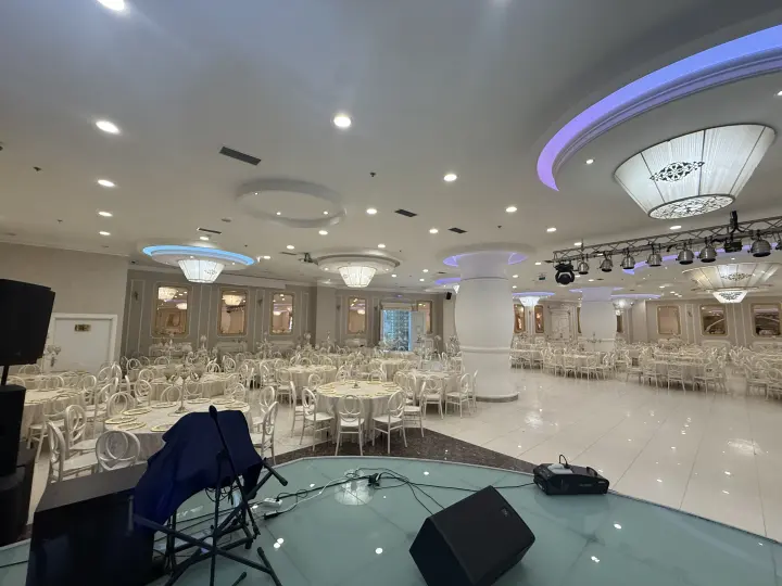 Zümrüt Salon iç mekan görünümü