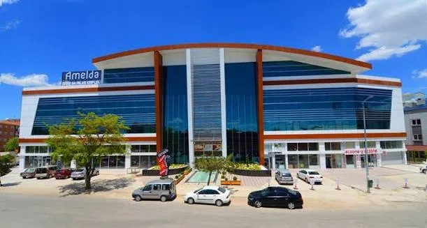 Amelda Düğün ve Toplantı Salonları bina dış cephesi